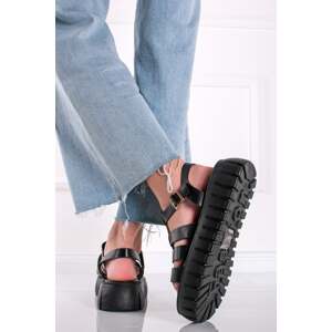 Čierne platformové sandále Dariel